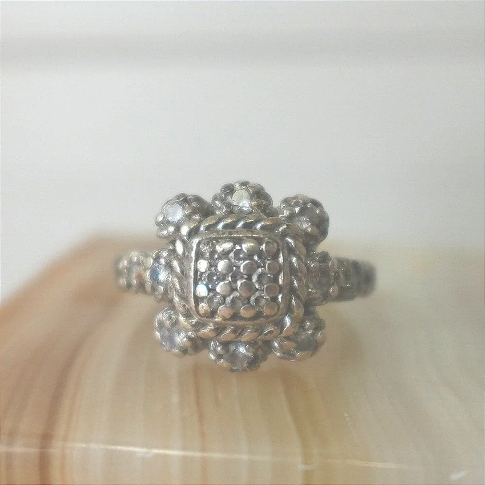 Judith Ripka Sterling Silver 925 CZ Diamond Ring Size 7.75 Cluster Halo Jewelry